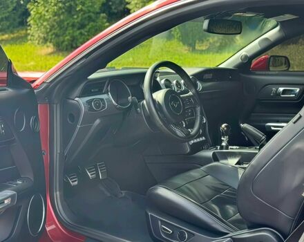 Красный Форд Мустанг, объемом двигателя 5 л и пробегом 80 тыс. км за 10990 $, фото 9 на Automoto.ua