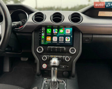 Красный Форд Мустанг, объемом двигателя 2.26 л и пробегом 170 тыс. км за 14500 $, фото 18 на Automoto.ua