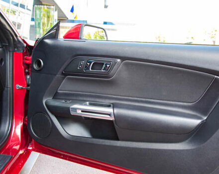 Красный Форд Мустанг, объемом двигателя 3.7 л и пробегом 48 тыс. км за 18500 $, фото 29 на Automoto.ua