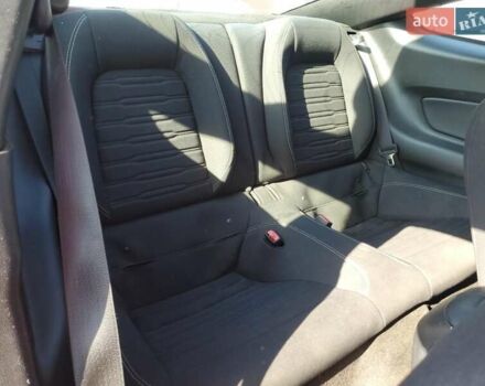 Красный Форд Мустанг, объемом двигателя 2.26 л и пробегом 126 тыс. км за 3000 $, фото 9 на Automoto.ua