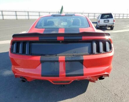 Красный Форд Мустанг, объемом двигателя 2.3 л и пробегом 78 тыс. км за 4000 $, фото 5 на Automoto.ua