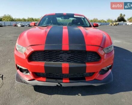 Красный Форд Мустанг, объемом двигателя 2.26 л и пробегом 126 тыс. км за 3000 $, фото 4 на Automoto.ua