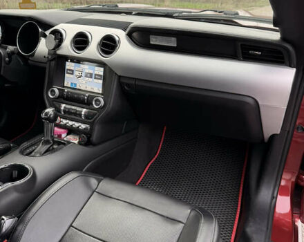 Красный Форд Мустанг, объемом двигателя 2.3 л и пробегом 127 тыс. км за 16500 $, фото 20 на Automoto.ua