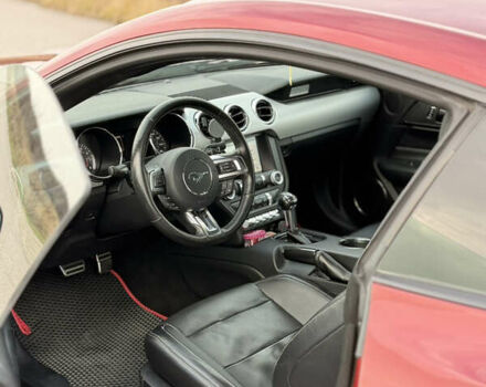 Красный Форд Мустанг, объемом двигателя 2.3 л и пробегом 127 тыс. км за 16500 $, фото 12 на Automoto.ua