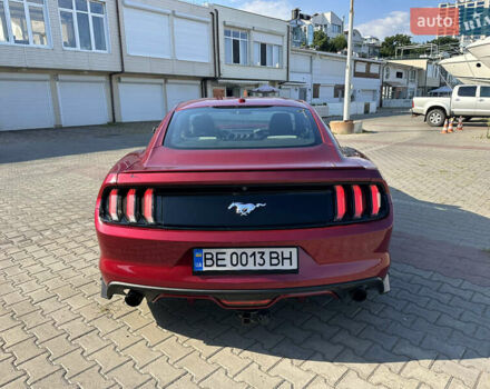 Красный Форд Мустанг, объемом двигателя 2.3 л и пробегом 145 тыс. км за 17000 $, фото 15 на Automoto.ua