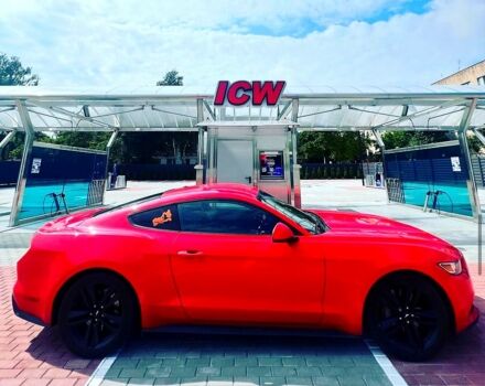 Красный Форд Мустанг, объемом двигателя 2.3 л и пробегом 100 тыс. км за 20500 $, фото 4 на Automoto.ua