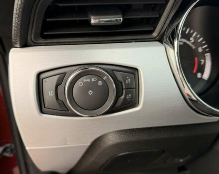 Красный Форд Мустанг, объемом двигателя 2.3 л и пробегом 127 тыс. км за 16500 $, фото 27 на Automoto.ua