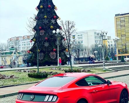 Красный Форд Мустанг, объемом двигателя 2.3 л и пробегом 100 тыс. км за 20500 $, фото 3 на Automoto.ua
