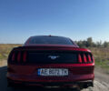 Красный Форд Мустанг, объемом двигателя 2.26 л и пробегом 180 тыс. км за 16800 $, фото 9 на Automoto.ua