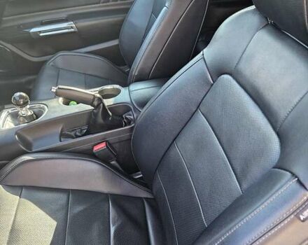 Красный Форд Мустанг, объемом двигателя 4.95 л и пробегом 90 тыс. км за 30900 $, фото 10 на Automoto.ua