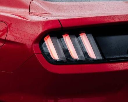 Красный Форд Мустанг, объемом двигателя 2.26 л и пробегом 88 тыс. км за 20999 $, фото 3 на Automoto.ua