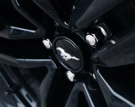 Красный Форд Мустанг, объемом двигателя 2.26 л и пробегом 88 тыс. км за 20999 $, фото 6 на Automoto.ua