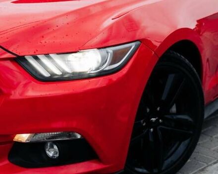 Красный Форд Мустанг, объемом двигателя 2.26 л и пробегом 88 тыс. км за 20999 $, фото 5 на Automoto.ua