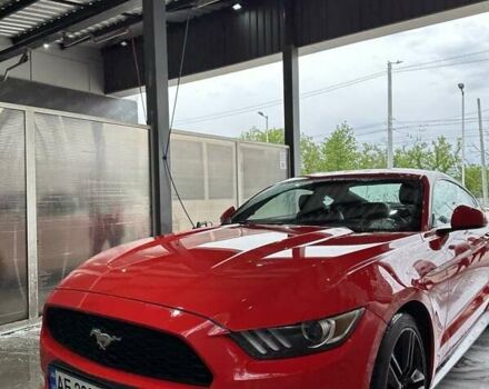 Красный Форд Мустанг, объемом двигателя 2.26 л и пробегом 88 тыс. км за 20999 $, фото 2 на Automoto.ua