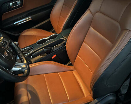 Красный Форд Мустанг, объемом двигателя 2.3 л и пробегом 102 тыс. км за 27500 $, фото 8 на Automoto.ua