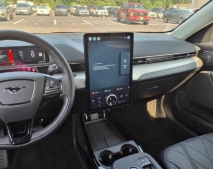 Красный Форд Мустанг, объемом двигателя 0 л и пробегом 11 тыс. км за 23000 $, фото 8 на Automoto.ua