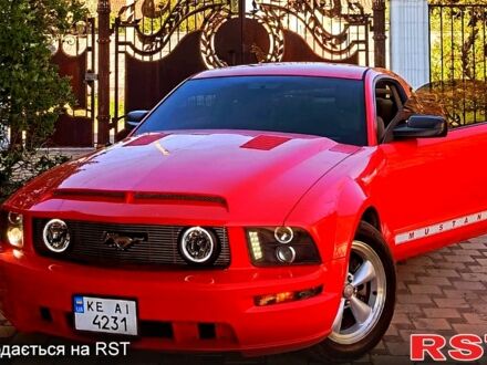 Форд Мустанг 2005 в Днепре (Днепропетровске) на Automoto.ua Красный Форд Мустанг, объемом двигателя 4 л и пробегом 100 тыс. км за 15000 $, фото 1 на Automoto.ua