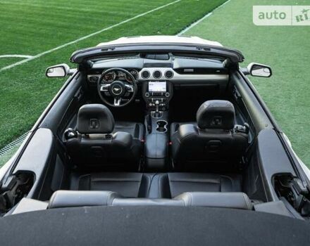 Форд Мустанг, объемом двигателя 2.26 л и пробегом 70 тыс. км за 25000 $, фото 6 на Automoto.ua