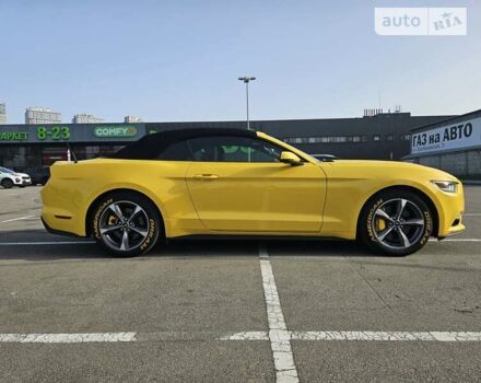 Желтый Форд Мустанг, объемом двигателя 2.3 л и пробегом 57 тыс. км за 17500 $, фото 10 на Automoto.ua