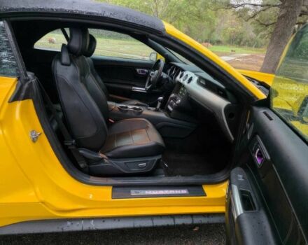 Жовтий Форд Мустанг, об'ємом двигуна 2.3 л та пробігом 55 тис. км за 8800 $, фото 9 на Automoto.ua