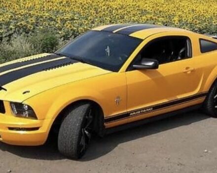 Желтый Форд Мустанг, объемом двигателя 4 л и пробегом 90 тыс. км за 9990 $, фото 7 на Automoto.ua
