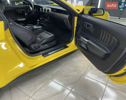 Желтый Форд Мустанг, объемом двигателя 2.26 л и пробегом 45 тыс. км за 21500 $, фото 18 на Automoto.ua