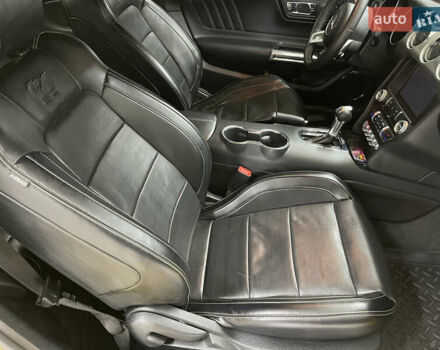 Желтый Форд Мустанг, объемом двигателя 2.26 л и пробегом 45 тыс. км за 21500 $, фото 17 на Automoto.ua