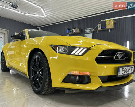 Желтый Форд Мустанг, объемом двигателя 2.26 л и пробегом 45 тыс. км за 21500 $, фото 2 на Automoto.ua
