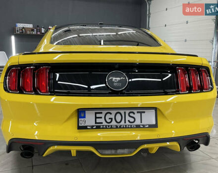 Желтый Форд Мустанг, объемом двигателя 2.26 л и пробегом 45 тыс. км за 21500 $, фото 5 на Automoto.ua