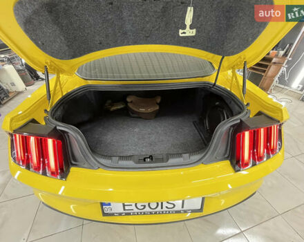 Желтый Форд Мустанг, объемом двигателя 2.26 л и пробегом 45 тыс. км за 21500 $, фото 10 на Automoto.ua