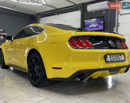 Желтый Форд Мустанг, объемом двигателя 2.26 л и пробегом 45 тыс. км за 21500 $, фото 7 на Automoto.ua