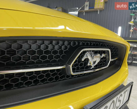 Желтый Форд Мустанг, объемом двигателя 2.26 л и пробегом 45 тыс. км за 21500 $, фото 3 на Automoto.ua