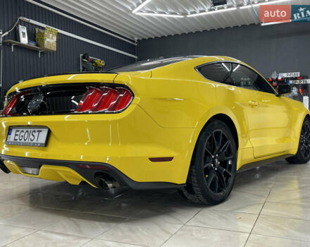 Желтый Форд Мустанг, объемом двигателя 2.26 л и пробегом 45 тыс. км за 21500 $, фото 9 на Automoto.ua