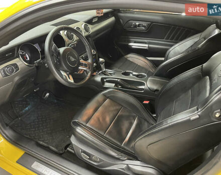 Желтый Форд Мустанг, объемом двигателя 2.26 л и пробегом 45 тыс. км за 21500 $, фото 14 на Automoto.ua