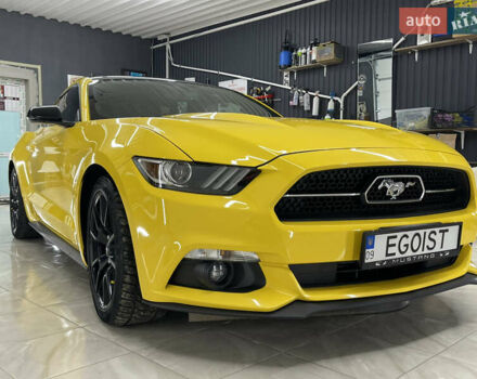 Желтый Форд Мустанг, объемом двигателя 2.26 л и пробегом 45 тыс. км за 21500 $, фото 1 на Automoto.ua