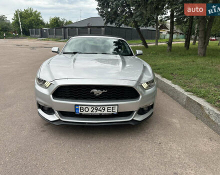 Серый Форд Мустанг, объемом двигателя 2.26 л и пробегом 193 тыс. км за 14000 $, фото 6 на Automoto.ua