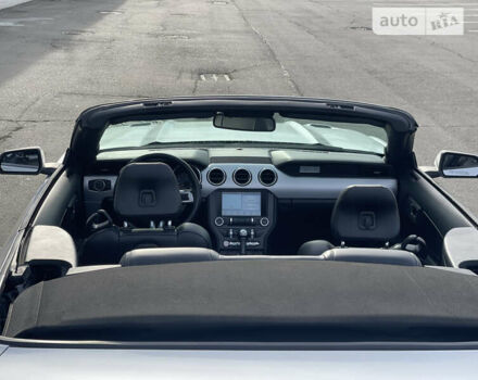 Серый Форд Мустанг, объемом двигателя 5 л и пробегом 67 тыс. км за 32000 $, фото 8 на Automoto.ua