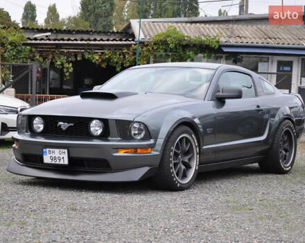 Серый Форд Мустанг, объемом двигателя 4.61 л и пробегом 115 тыс. км за 13000 $, фото 1 на Automoto.ua