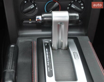 Серый Форд Мустанг, объемом двигателя 4.61 л и пробегом 115 тыс. км за 13000 $, фото 20 на Automoto.ua