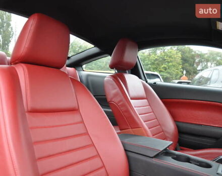 Серый Форд Мустанг, объемом двигателя 4.61 л и пробегом 115 тыс. км за 13000 $, фото 29 на Automoto.ua