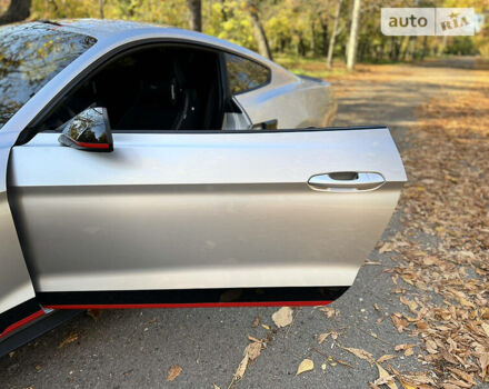 Серый Форд Мустанг, объемом двигателя 3.7 л и пробегом 129 тыс. км за 16200 $, фото 93 на Automoto.ua