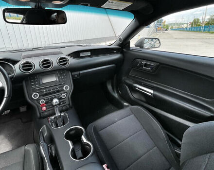 Серый Форд Мустанг, объемом двигателя 3.7 л и пробегом 62 тыс. км за 18500 $, фото 11 на Automoto.ua