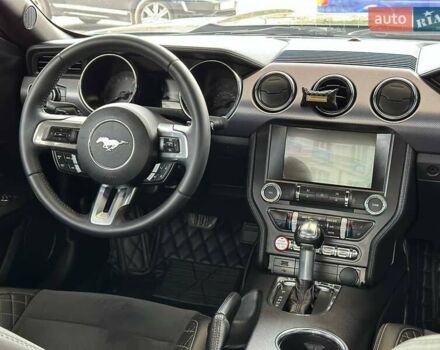 Серый Форд Мустанг, объемом двигателя 2.3 л и пробегом 143 тыс. км за 15400 $, фото 6 на Automoto.ua