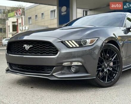 Серый Форд Мустанг, объемом двигателя 2.3 л и пробегом 143 тыс. км за 15400 $, фото 4 на Automoto.ua