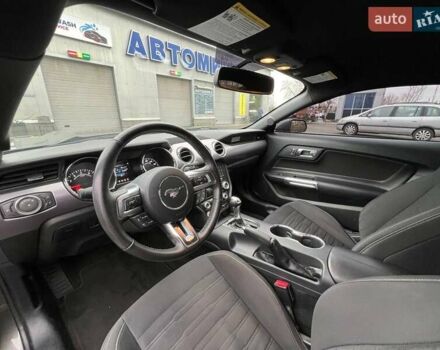 Сірий Форд Мустанг, об'ємом двигуна 2.26 л та пробігом 77 тис. км за 14000 $, фото 9 на Automoto.ua