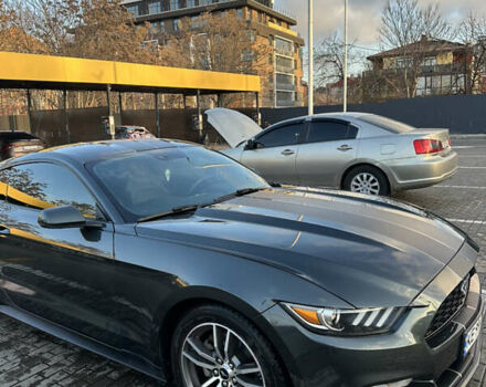 Серый Форд Мустанг, объемом двигателя 2.26 л и пробегом 151 тыс. км за 15000 $, фото 2 на Automoto.ua