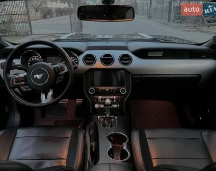 Сірий Форд Мустанг, об'ємом двигуна 2.3 л та пробігом 70 тис. км за 16500 $, фото 5 на Automoto.ua