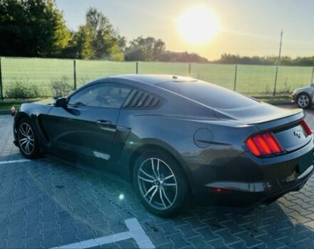 Серый Форд Мустанг, объемом двигателя 2.26 л и пробегом 145 тыс. км за 14800 $, фото 6 на Automoto.ua