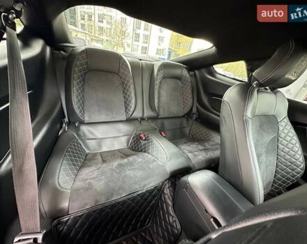 Серый Форд Мустанг, объемом двигателя 2.3 л и пробегом 143 тыс. км за 15400 $, фото 7 на Automoto.ua