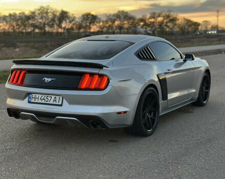 Серый Форд Мустанг, объемом двигателя 2.3 л и пробегом 173 тыс. км за 14500 $, фото 4 на Automoto.ua